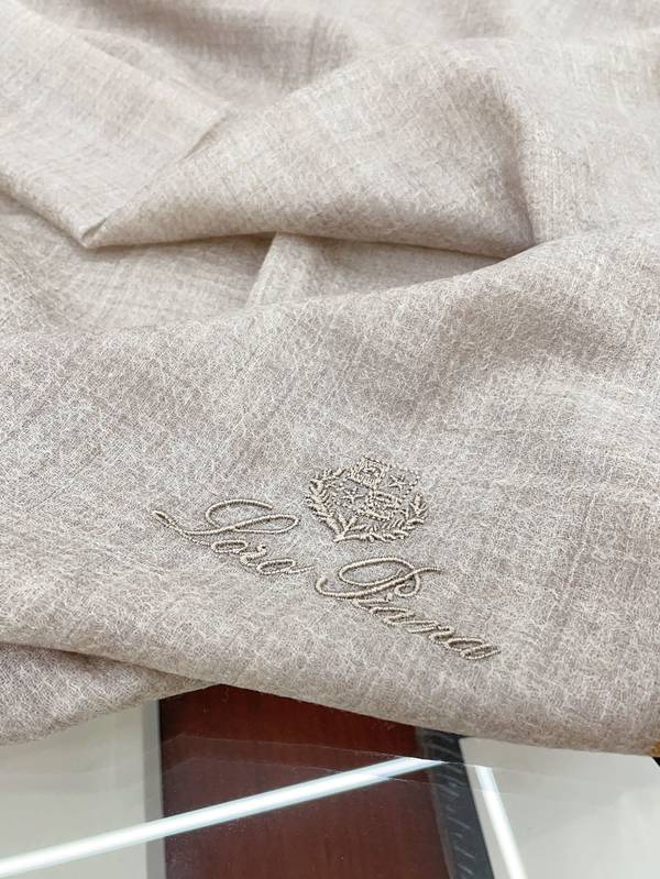 Loro Piana Scarf LPC00041 Loro Piana Scarf LPC00041